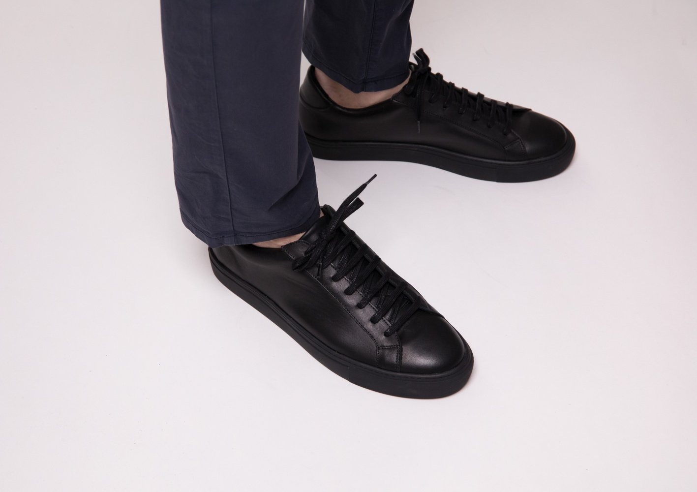 Baskets en Daim Noir avec Semelle Noire
