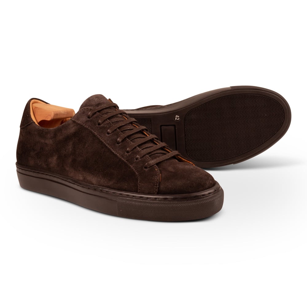 Baskets en Daim Marron Foncé avec Semelle Foncée