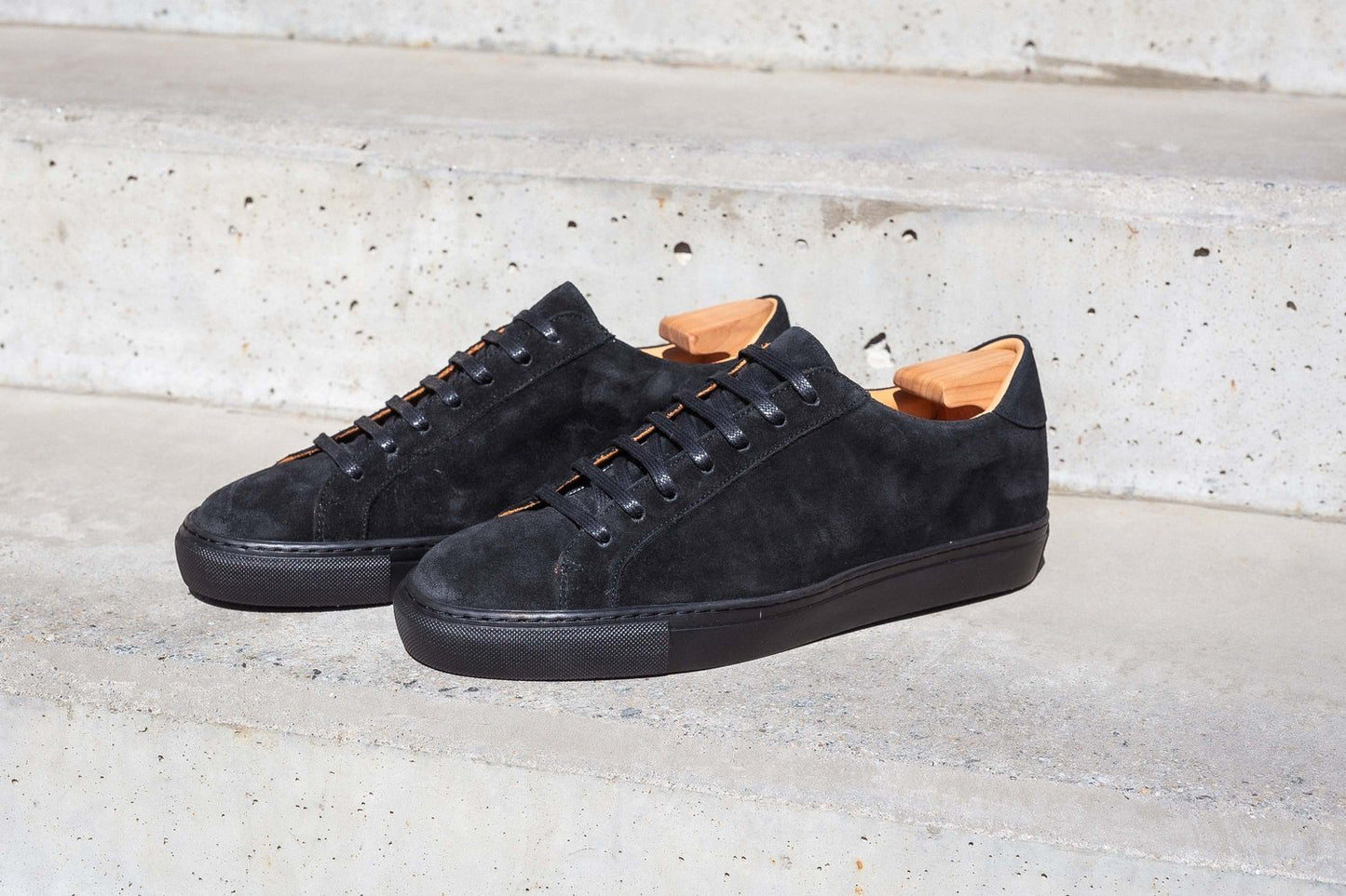 Baskets en Daim Noir avec Semelle Noire