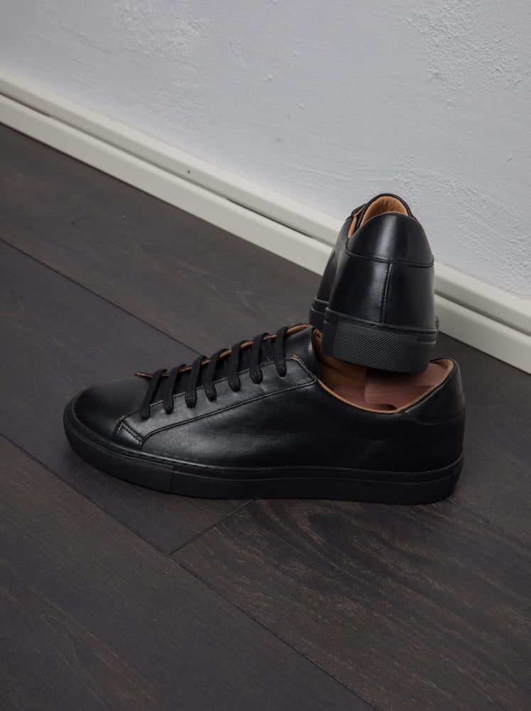 Baskets en Daim Noir avec Semelle Noire