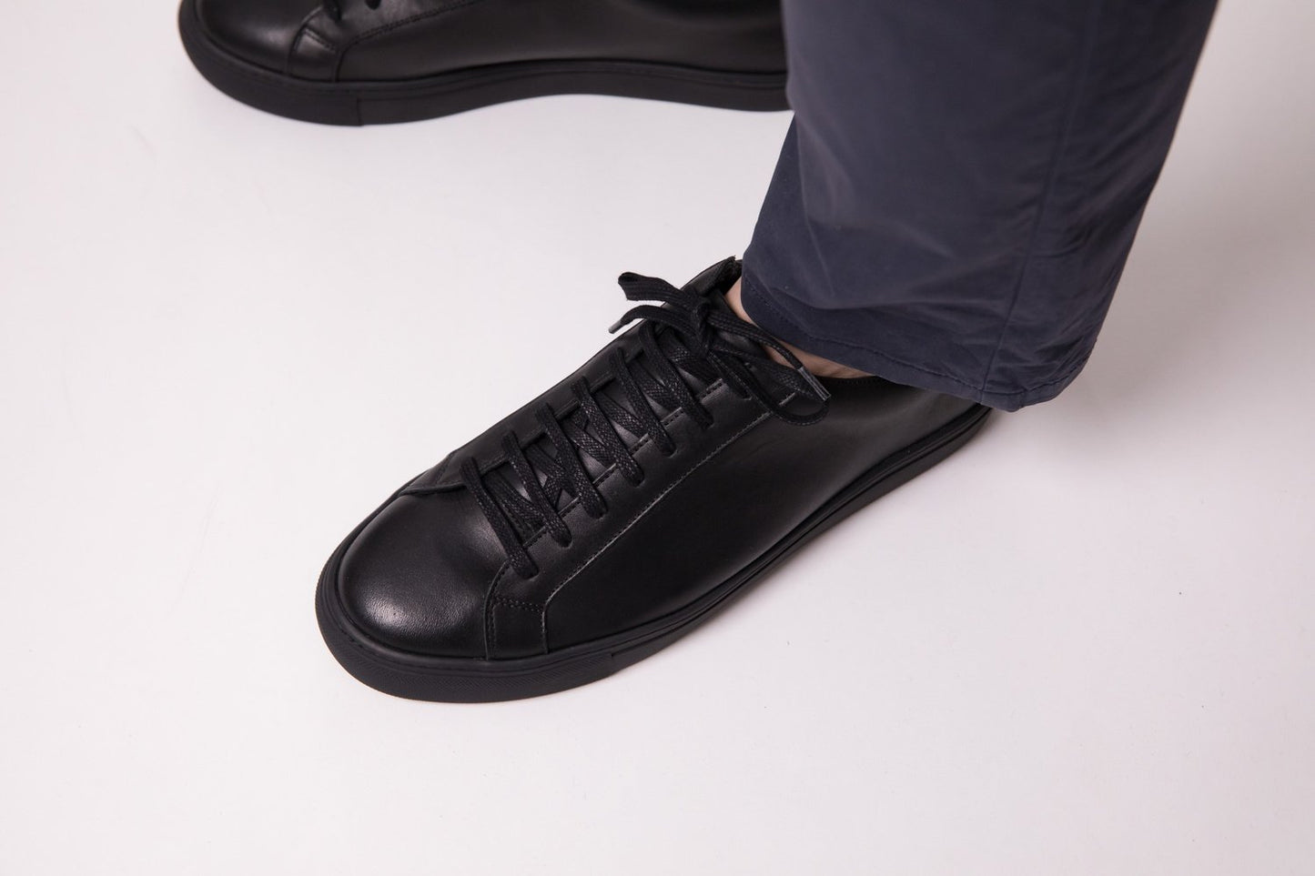 Baskets en Daim Noir avec Semelle Noire