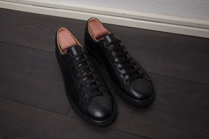 Baskets en Daim Noir avec Semelle Noire