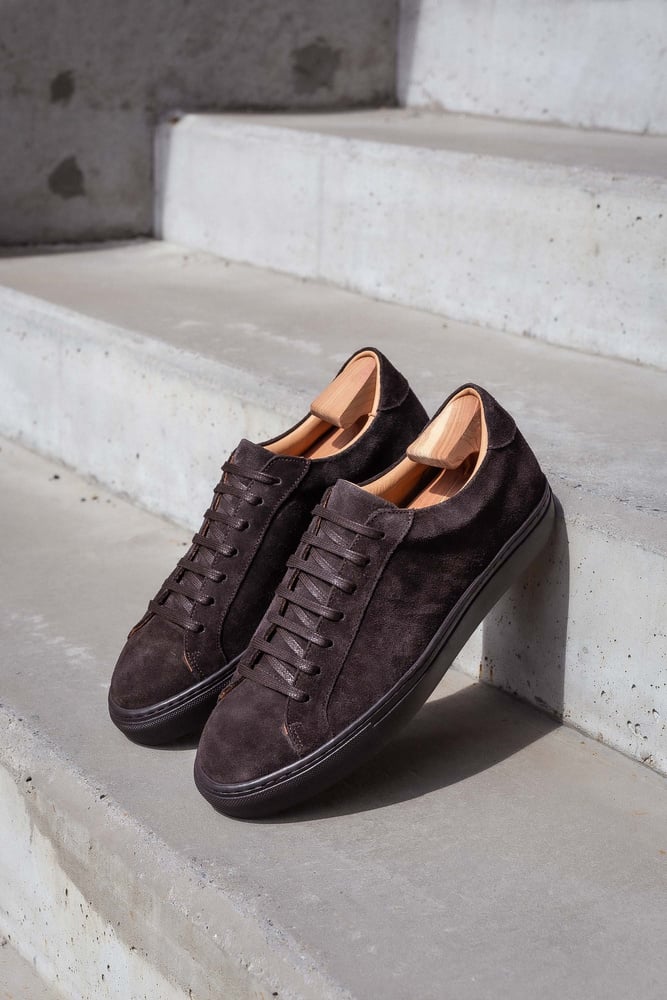 Baskets en Daim Marron Foncé avec Semelle Foncée