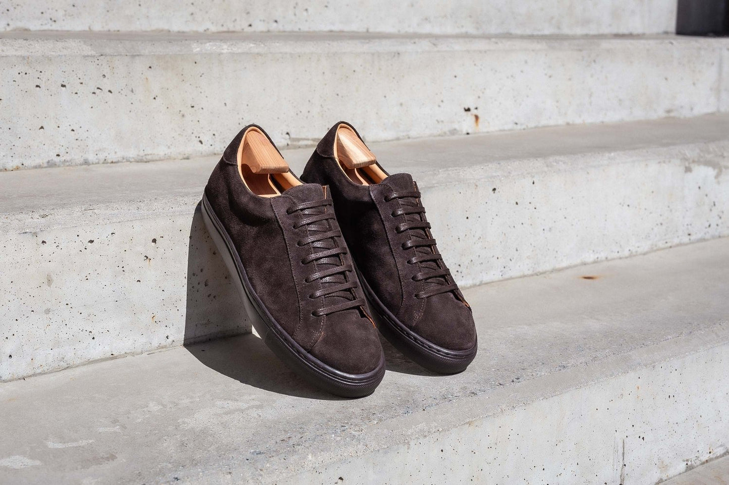 Baskets en Daim Marron Foncé avec Semelle Foncée