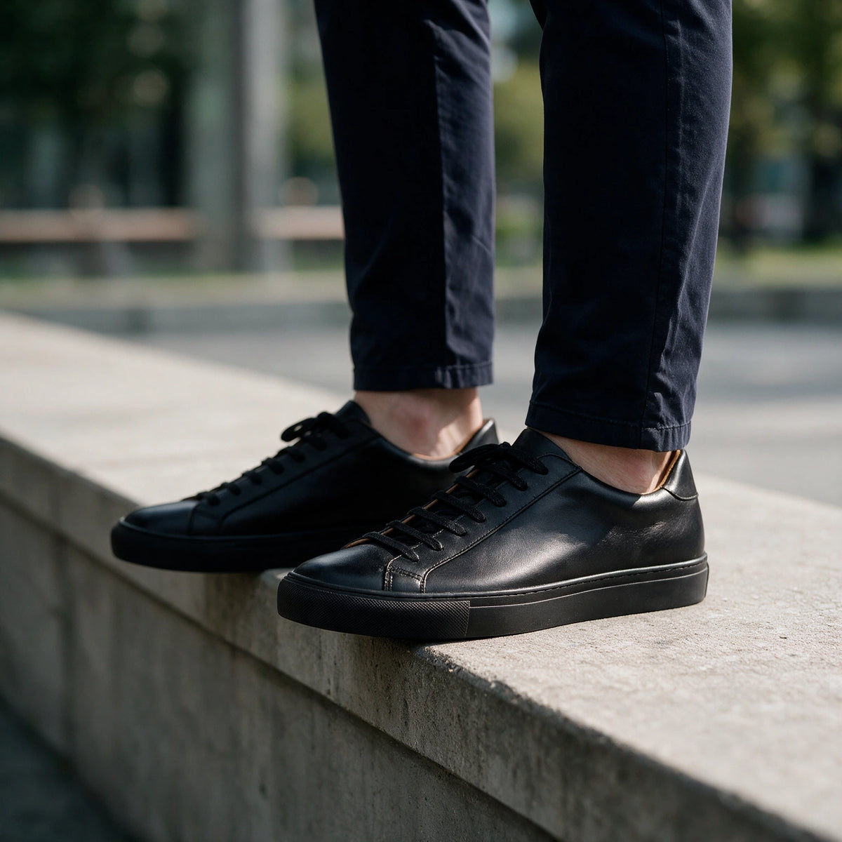 Prime Baskets en Cuir Noir ou Blanc avec Semelle Noire ou Blanche