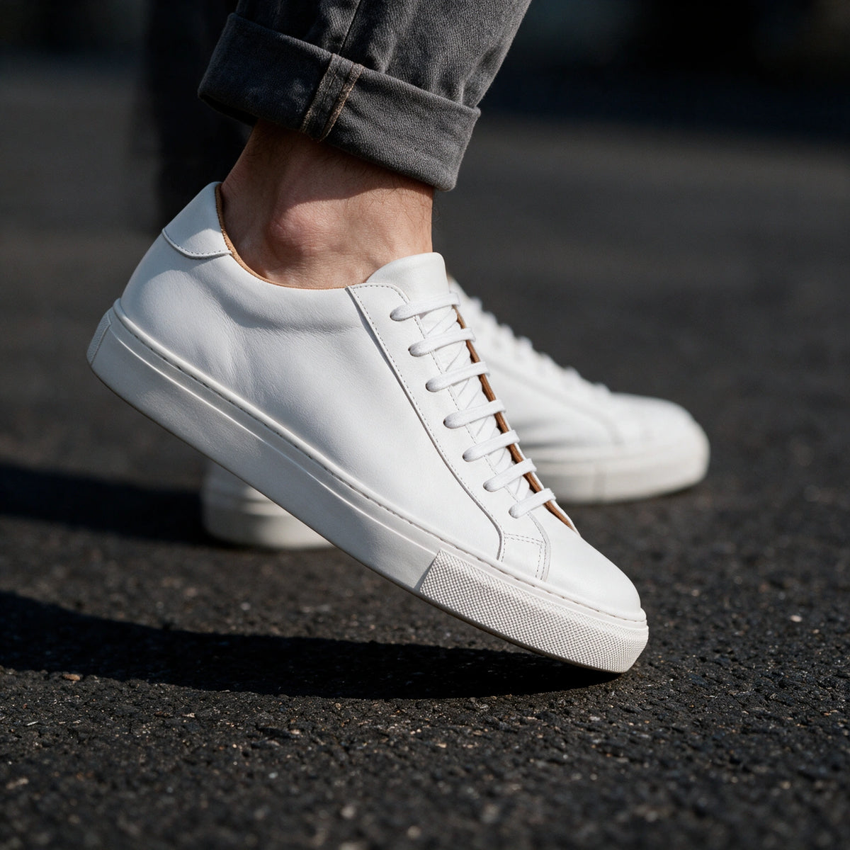 Prime Baskets en Cuir Noir ou Blanc avec Semelle Noire ou Blanche