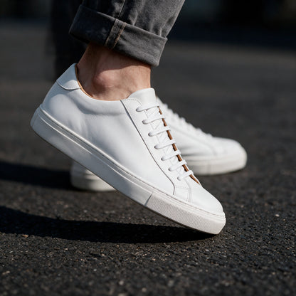 Prime Baskets en Cuir Noir ou Blanc avec Semelle Noire ou Blanche