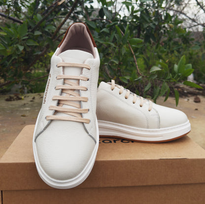 Sneakers en Cuir Grainé Noir et Beige Pour Homme et Femme