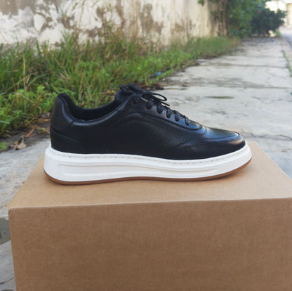 Baskets en Cuir Grainé Beige et Noir Pour Homme et Femme