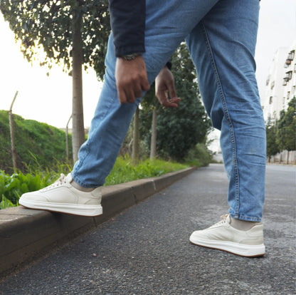 Baskets en Cuir Grainé Beige et Noir Pour Homme et Femme