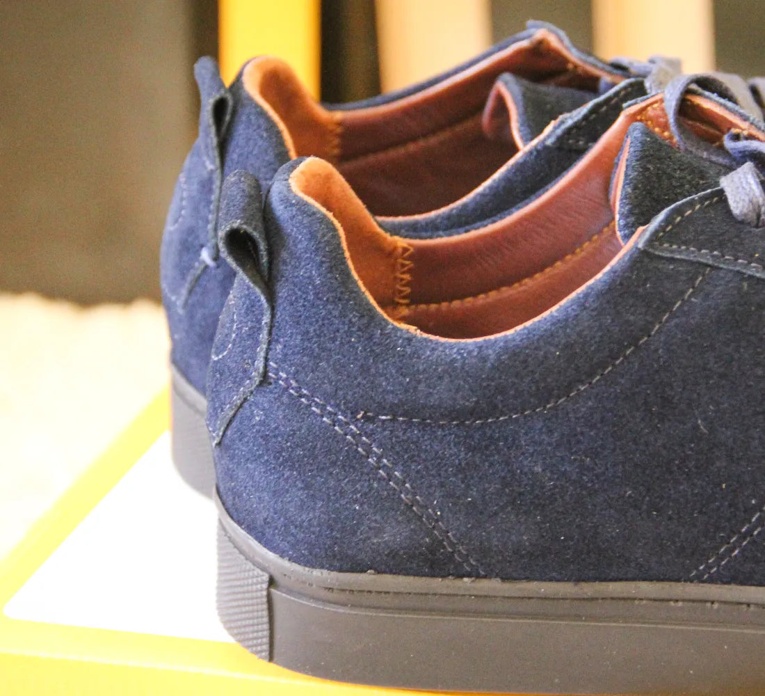 Baskets en Daim Bleu Foncé avec Semelle Foncée